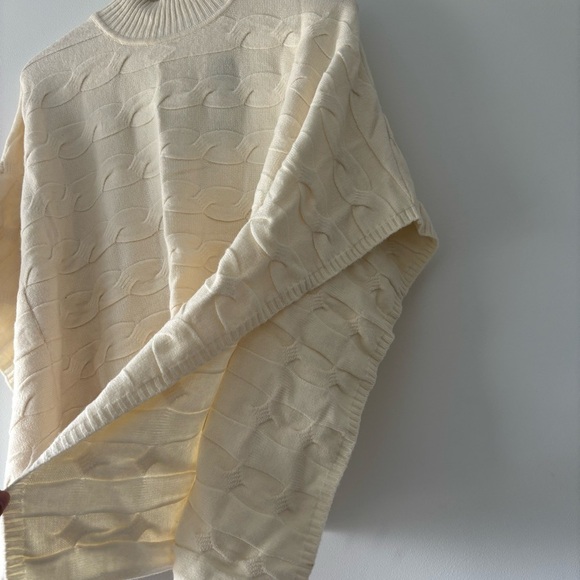 NWT Cyrus Cream Cable Knit Rayon Blend Super Soft Poncho Sweater Cape XS - Picture 4 of 7